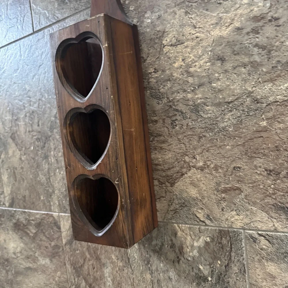 Vintage Cottagecore Farmhouse Wood Heart Wall Curio Trinket Shelf 17in Grandma